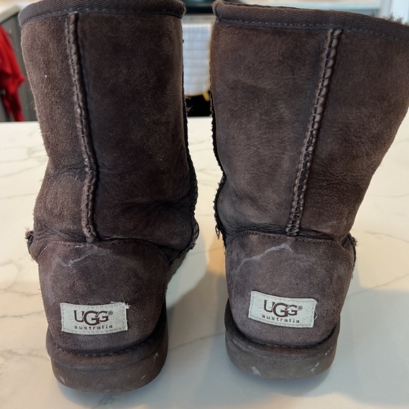 Chocolate brown short Uggs - Picture 4 of 4